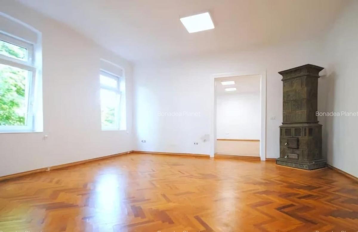 Casă cu 10 camere în Mehala - 9