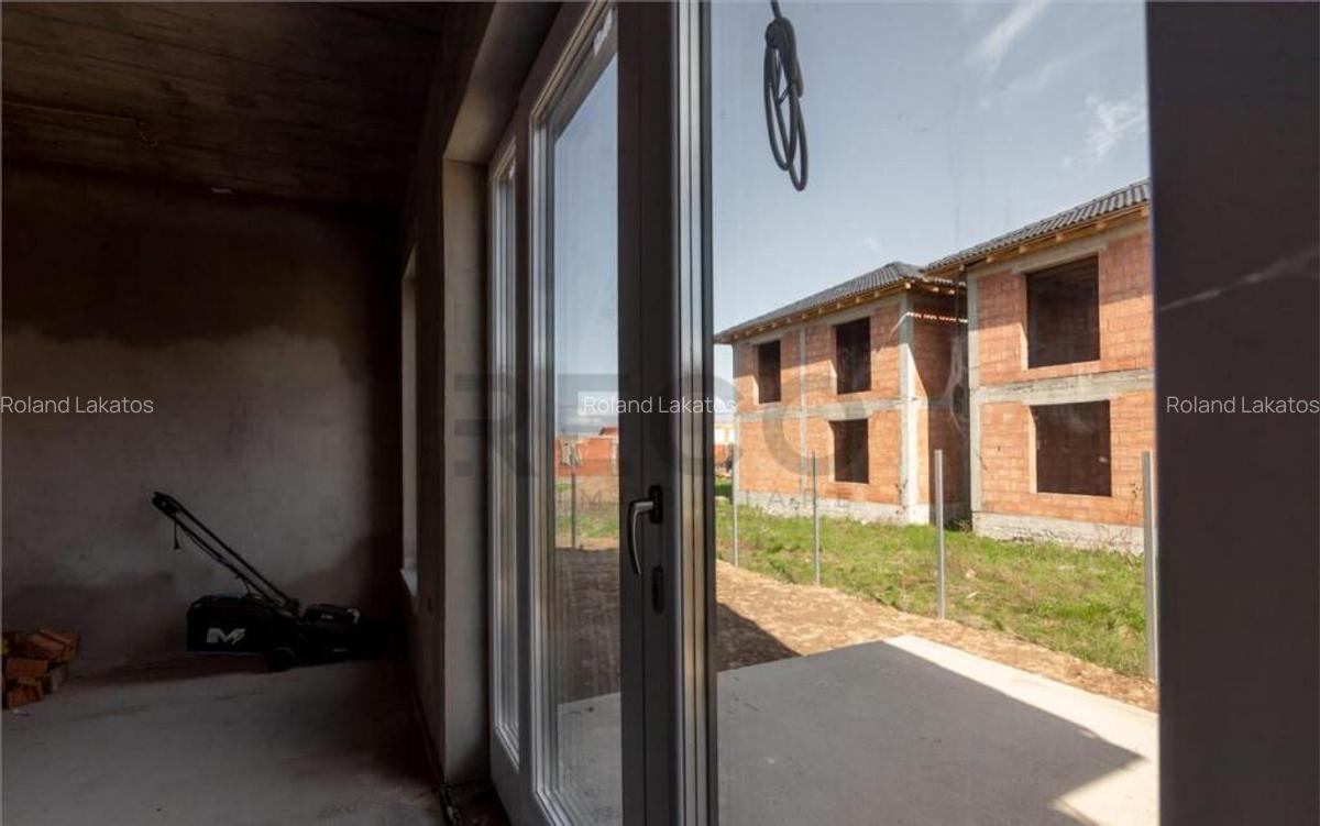 RECO. CASA CU MANSARDA , CIHEI . - 10
