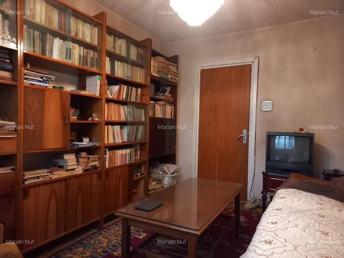 Apartament cu 3 camere decomandat în Bucur Obor - 1