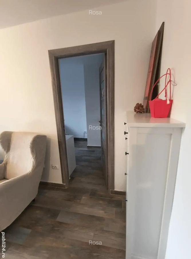Proprietar Vand Apartament 4 camere, 65 m, balcon, renovat, mobilat, Bulevardul 1 Decembrie 1918 - 13 Proprietar Vand Apartament 4 camere, 65 m, balcon, renovat, mobilat, Bulevardul 1 Decembrie 1918 - 13