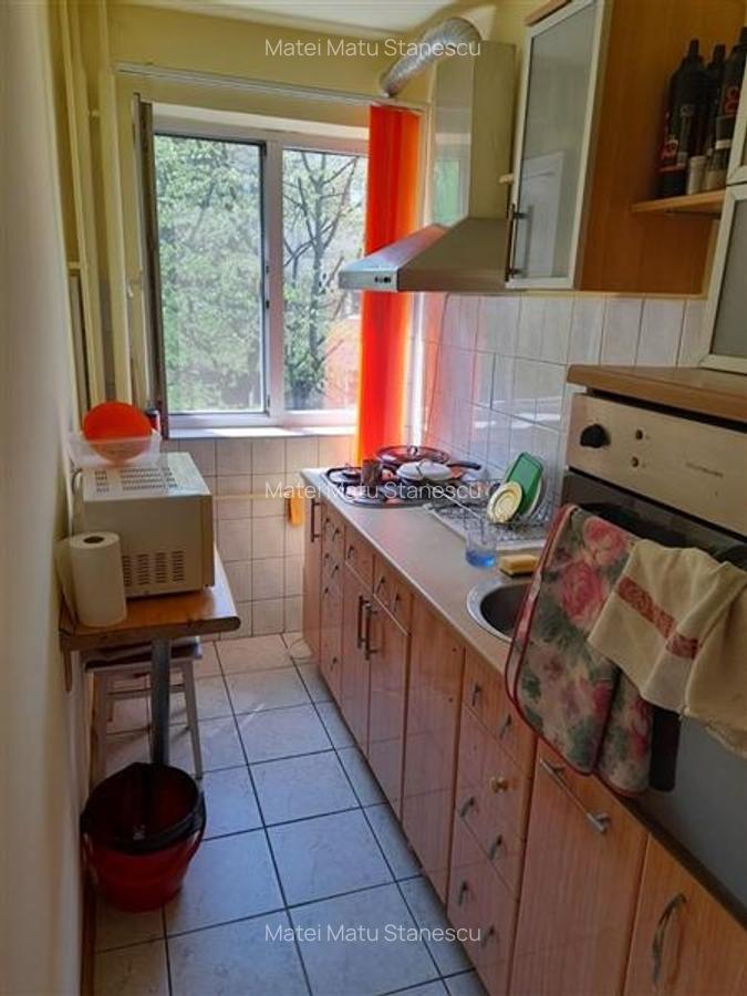 Apartament cu 3 camere decomandat în Circumvalațiunii - 3