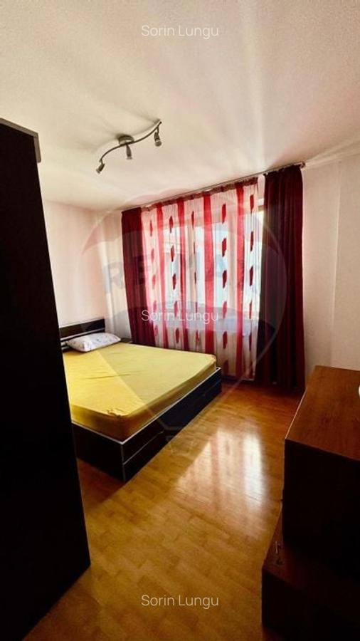 Apartament cu 3 camere semidecomandat, mobilat în 1 Mai - 7