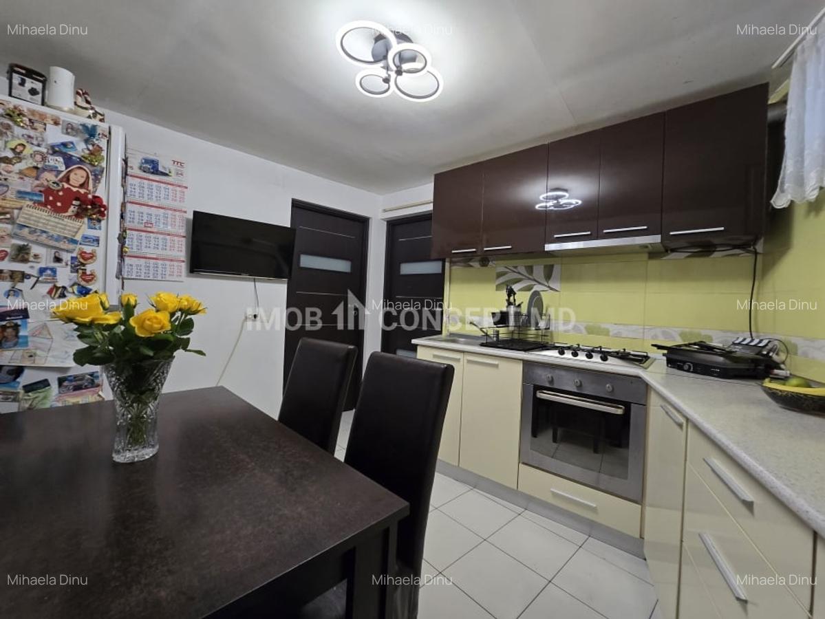 VANZARE CASA 3 CAMERE in zona Democratiei - 18