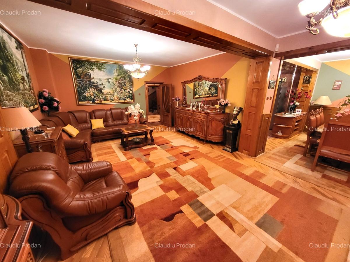 Vilă / Clădire pentru birouri Ultracentral - 1 Vilă / Clădire pentru birouri Ultracentral - 1