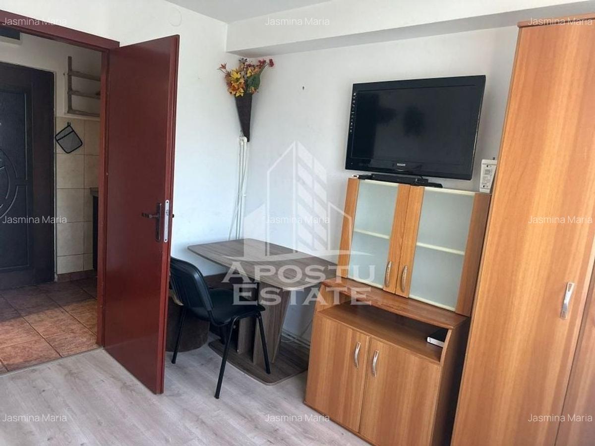 Garsoniera in zona UMT, etaj intermediar, ideal pentru investitie - 4