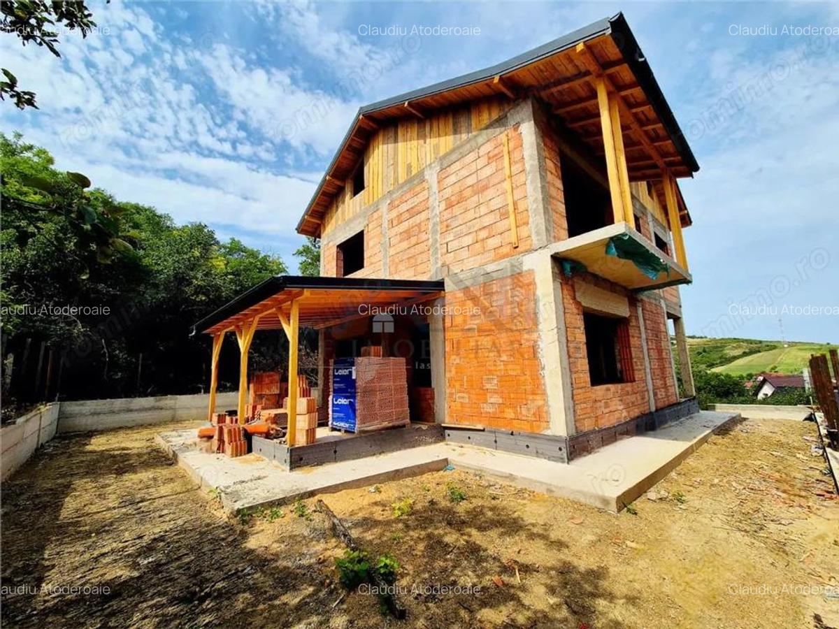 Casa de vanzare cu priveliste frumoasa - 4