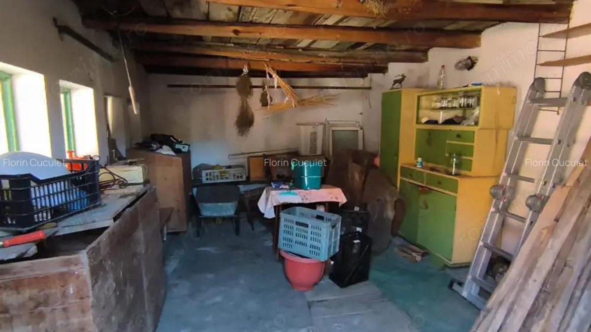 Casa pe un nivel renovata,curte individuala teren 780mp - 17