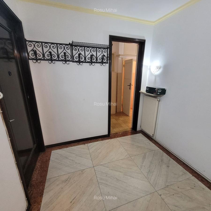 Universitate, Intercontinental, Blocul Roșu - 10