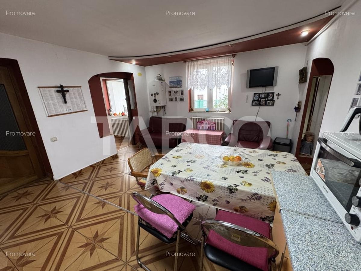 Casa singur in curte cu 4 camere pivnita teren 234 mp Terezian Sibiu - 13