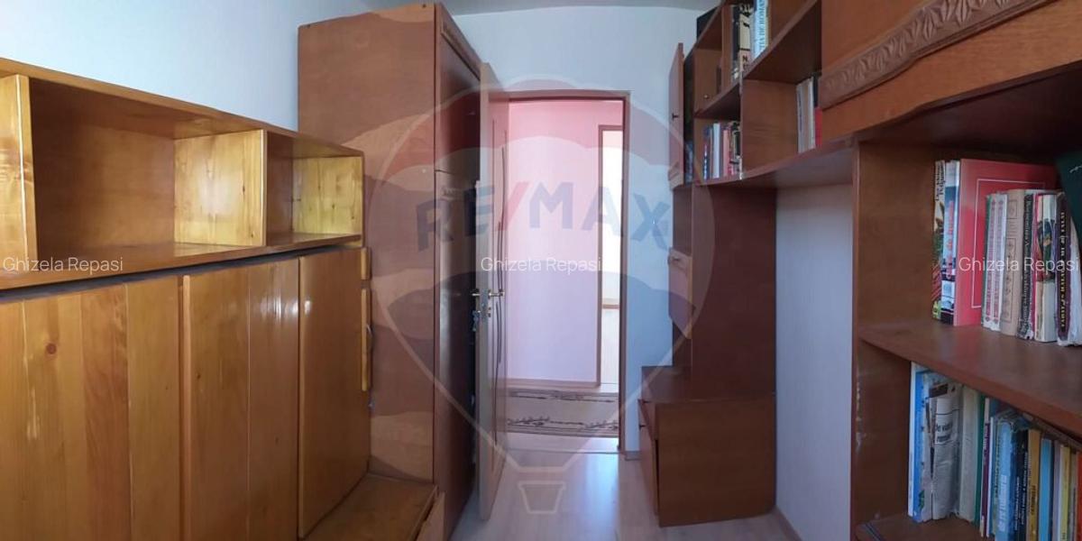 Casa / Vila cu 5 camere de vanzare - 16