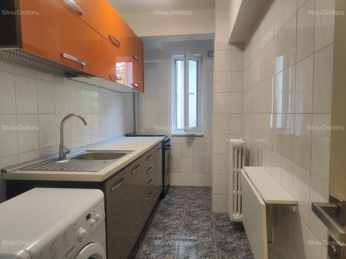 Piata Romana - Calea Victoriei - 5