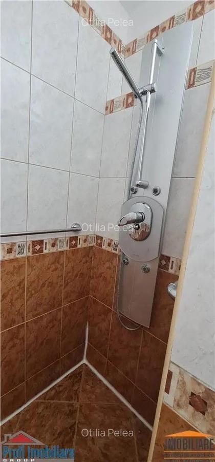 Apartament 2 camere et.1 pe B-dul Revolutiei, zona Banca ING Podgoria - 13