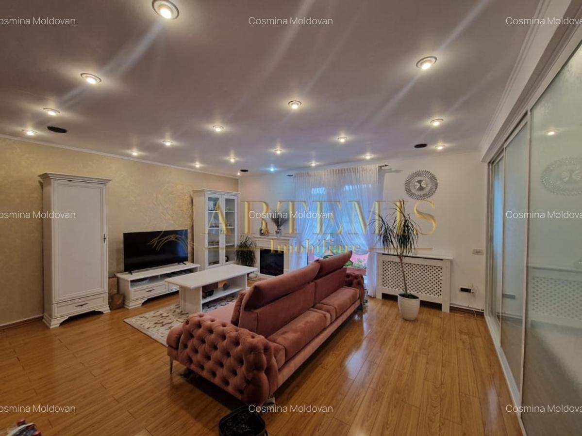 Apartament de 3 camere, decomandat, 90 mp., zona Stefan cel Mare. - 1