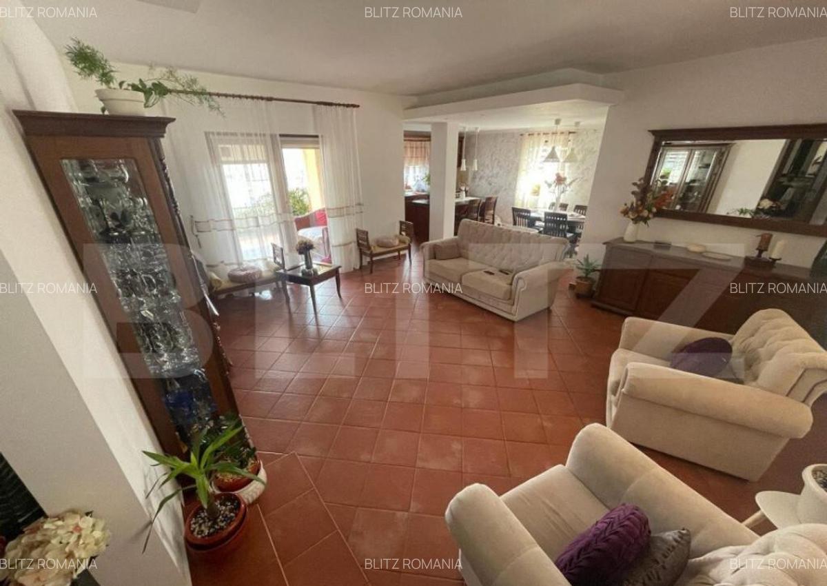 Proprietate versatila cu doua apartamente ?i casa cu tre - 7