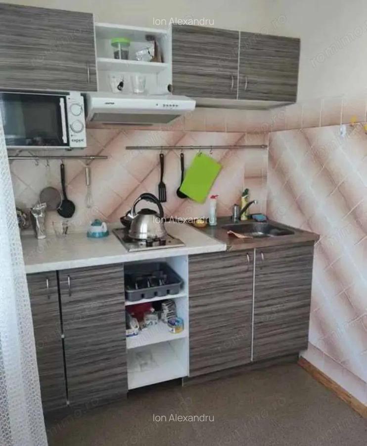 Garsoniera in zona Piata Romana - 2