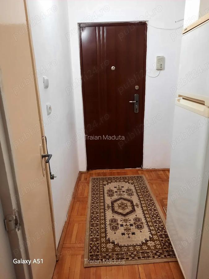 Proprietr, inchiriez garsoniera 32mp, central, confort 1,etaj 3, balcon, complet utilat. Tel. 0722.3 - 4 Proprietr, inchiriez garsoniera 32mp, central, confort 1,etaj 3, balcon, complet utilat. Tel. 0722.3 - 4