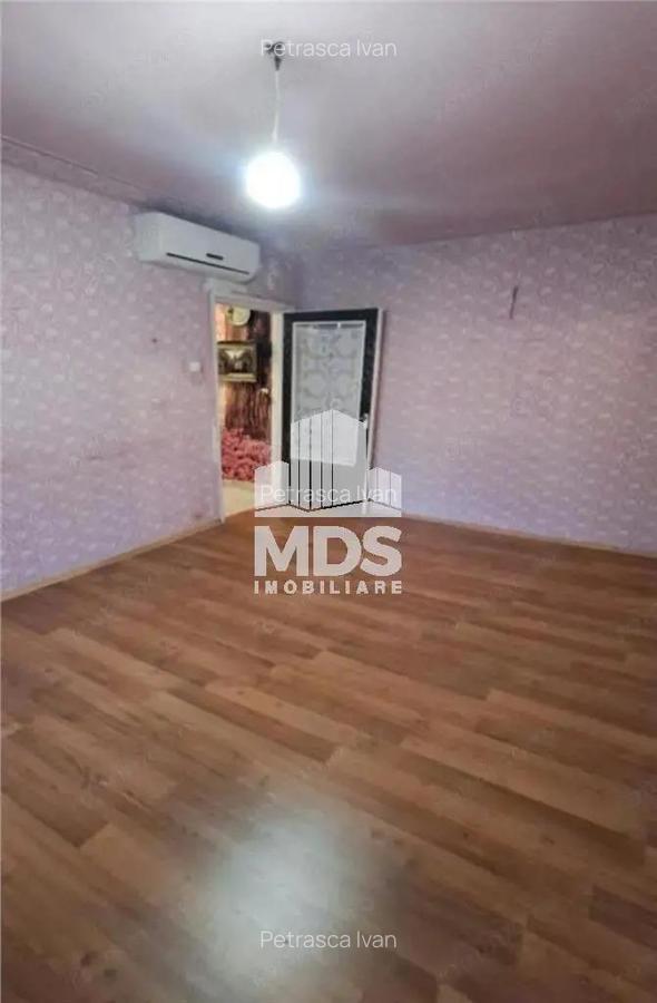 Apartament cu 4 camere cu centrala propie etajul 3 - 3