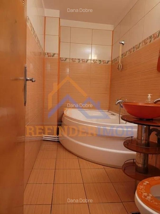 Apartament cu 3 camere decomandat în Sebastian - 8