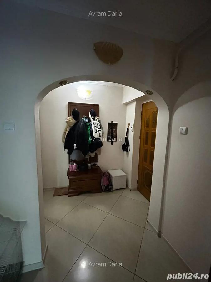 Inchiriez apartament cu 3 camere - 7