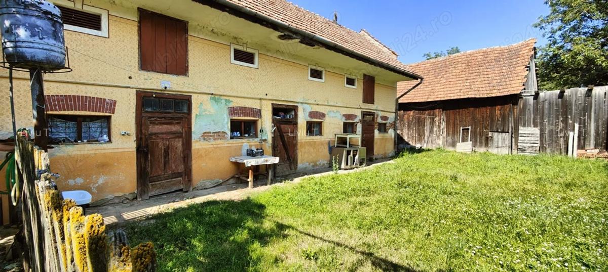 De vanzare casa parinteasca+livada,ambele la soseaua principala - 9