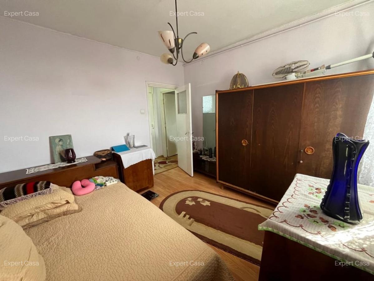 2 Camere | 1 MAI | Ion Mihalache | Bloc Anvelopat | 2 Minute metrou - 4