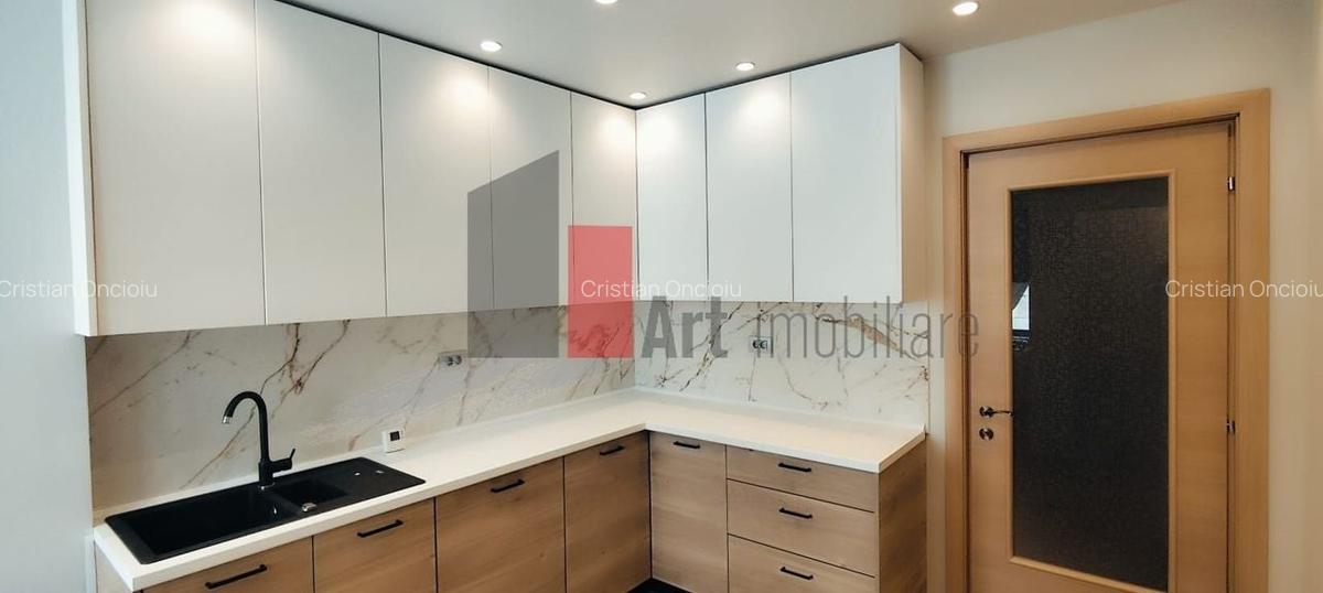 Apartament cu 3 camere semidecomandat în P-ța Victoriei - 11