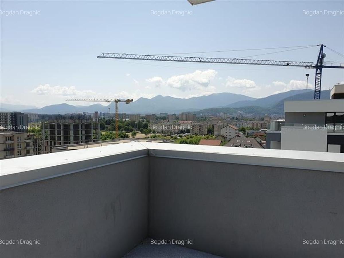 Apartament cu 3 camere decomandat în Tractorul - 13