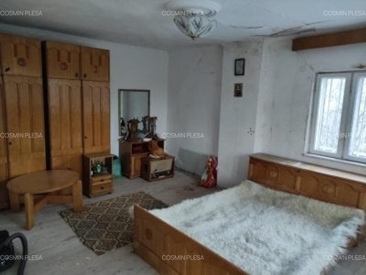 Casa batraneasca + beci, BEREVOIESTI -UNGURENI, teren 6.200mp - 4