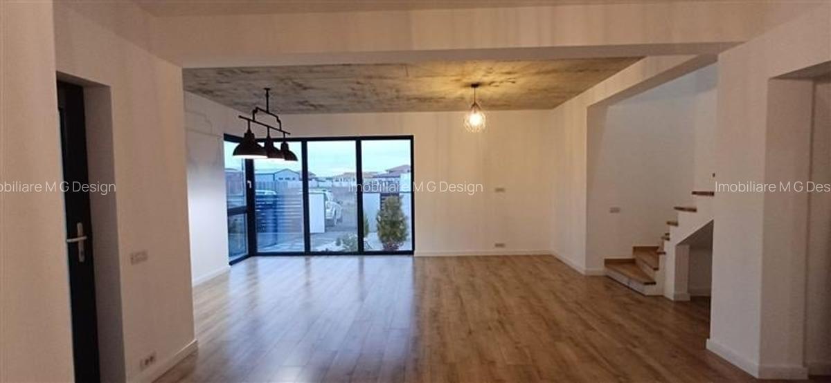 Casă cu 5 camere în Moșnița Nouă - 2
