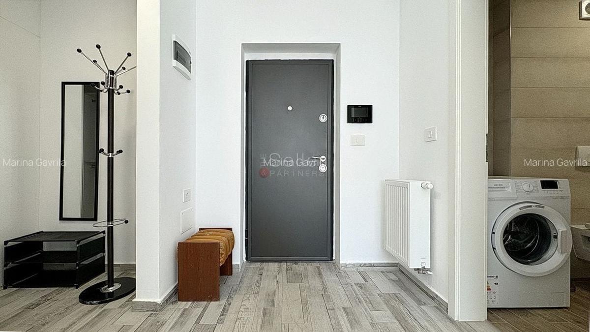 Apartament cu 2 camere decomandat, mobilat în Tractorul - 9