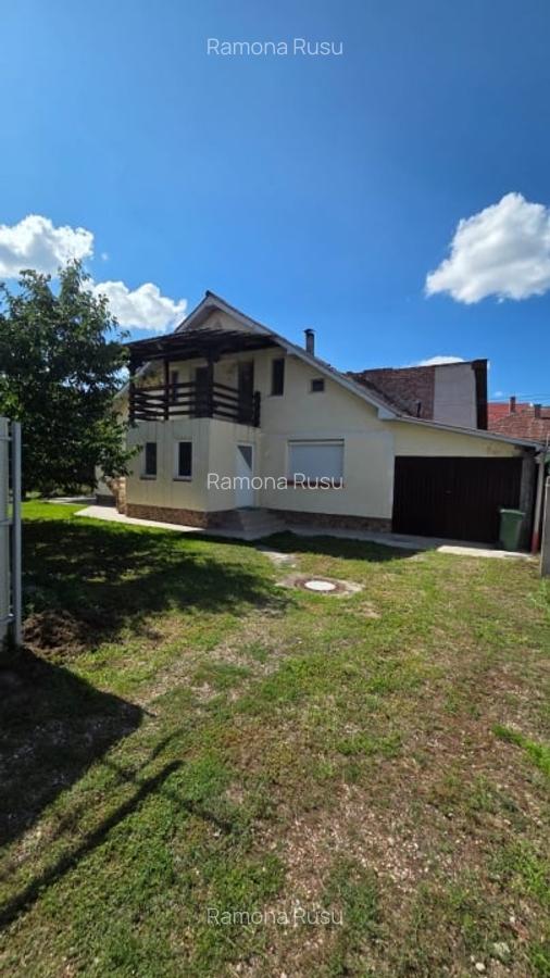 Casa de vanzare cu 3 camere - Zona Soarelui - 1