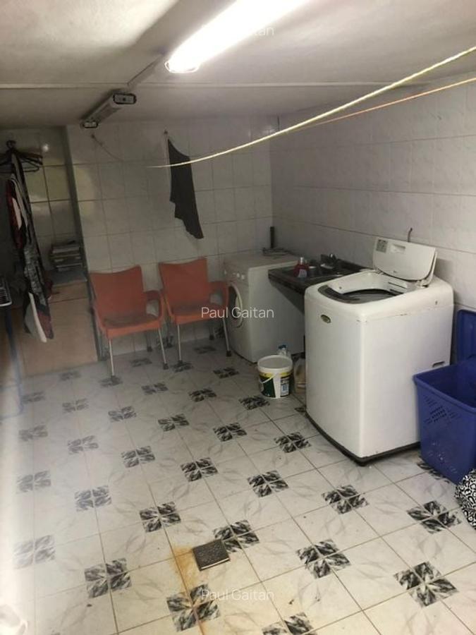 Vila Predeal 500 mp de renovat potential 6 apartamente 3 garaje - 6