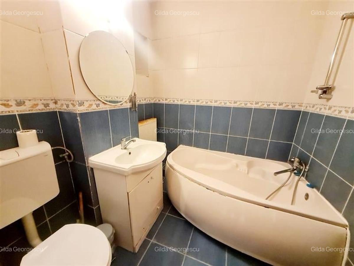 Apartament decomandat, suprafata generoasa, cu boxa si loc de parcare, Racadau - 12