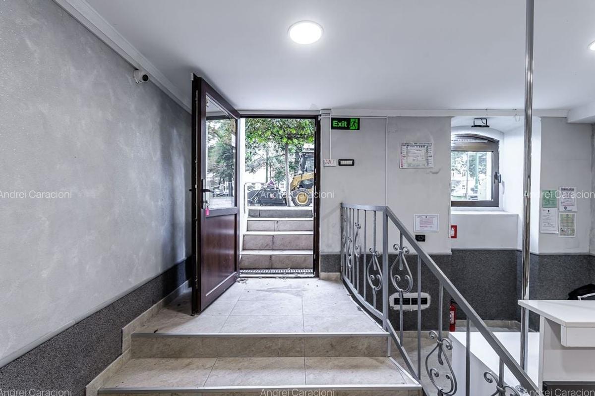 Spațiu comercial ultracentral, renovat, pe b-ul Revoluției, Arad. - 10