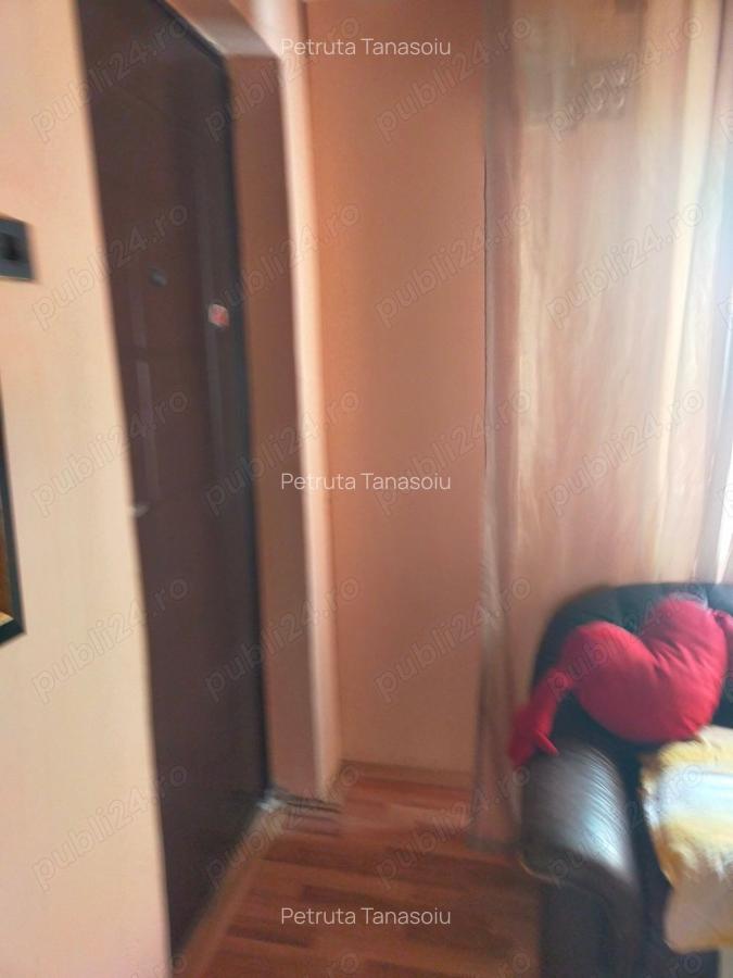 Vand casa la curte - 6