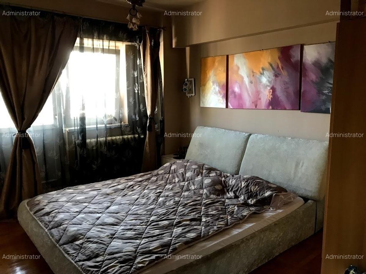 Apartament cu 3 camere semidecomandat în Calea București - 8