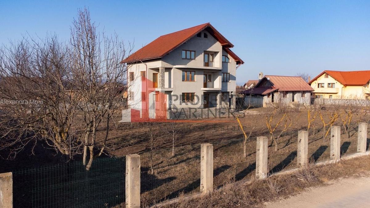 Casa cu teren 1500 mp in Harman - 1