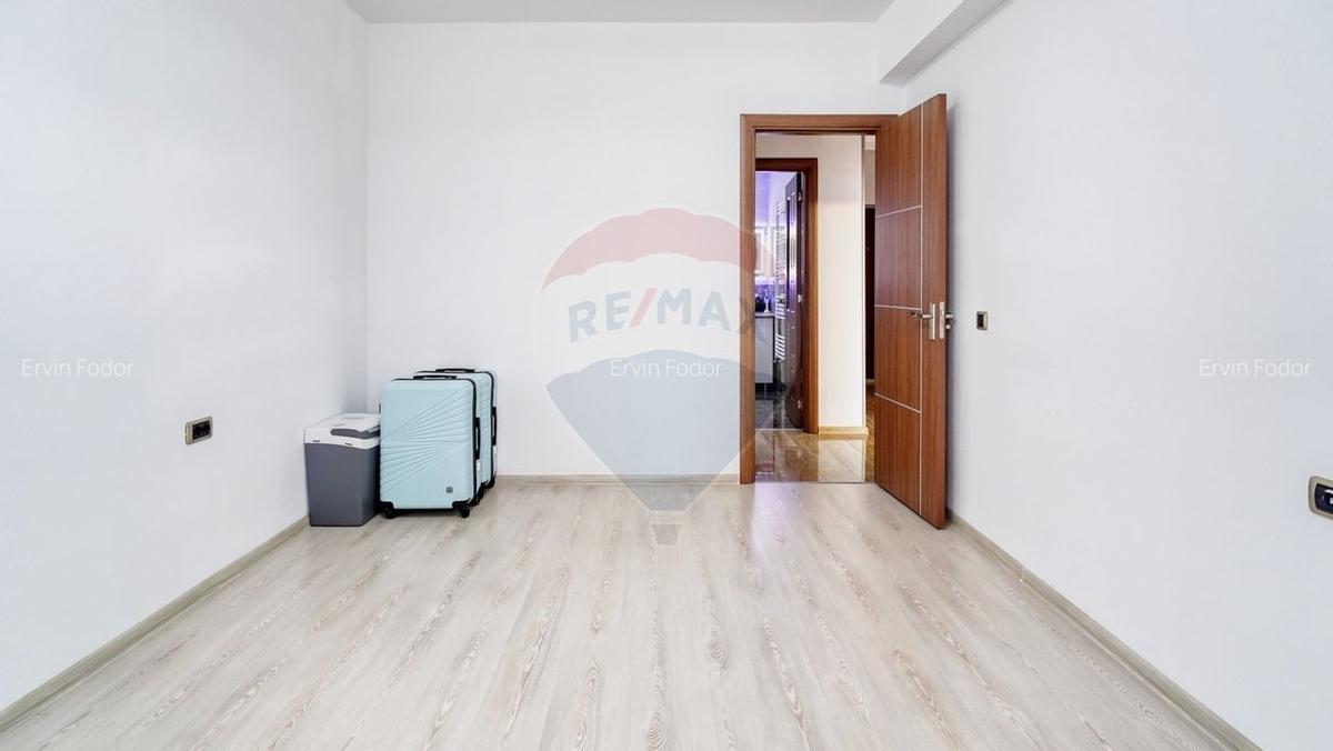 Apartament cu 3 camere de vanzare in Isaran Tractorul - 20
