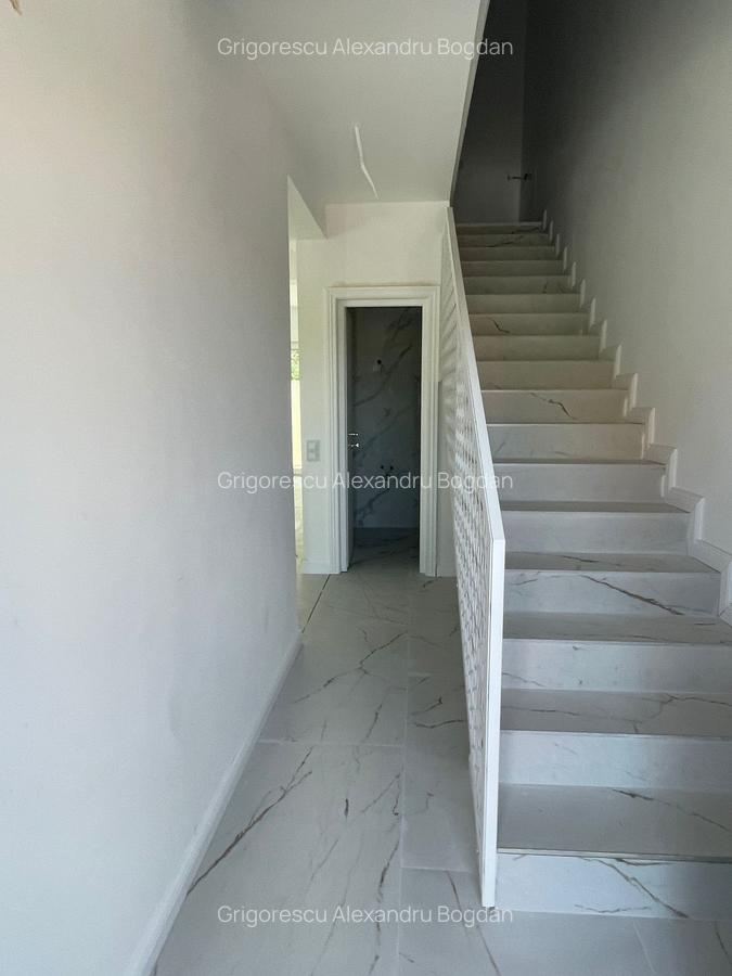 Casă cu 4 camere în Central - 3
