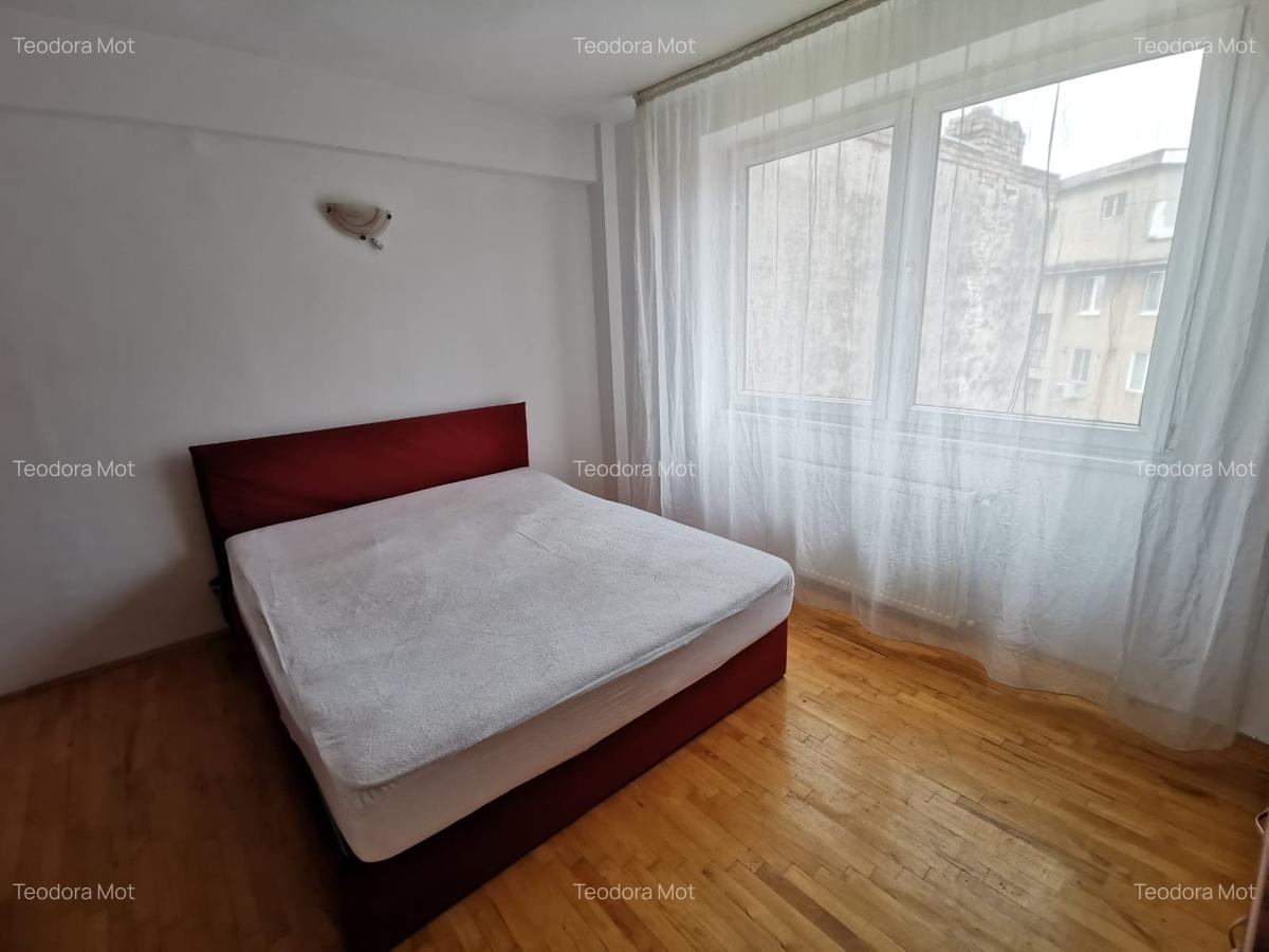 Apartament cu 2 camere decomandat în P-ța Victoriei - 5