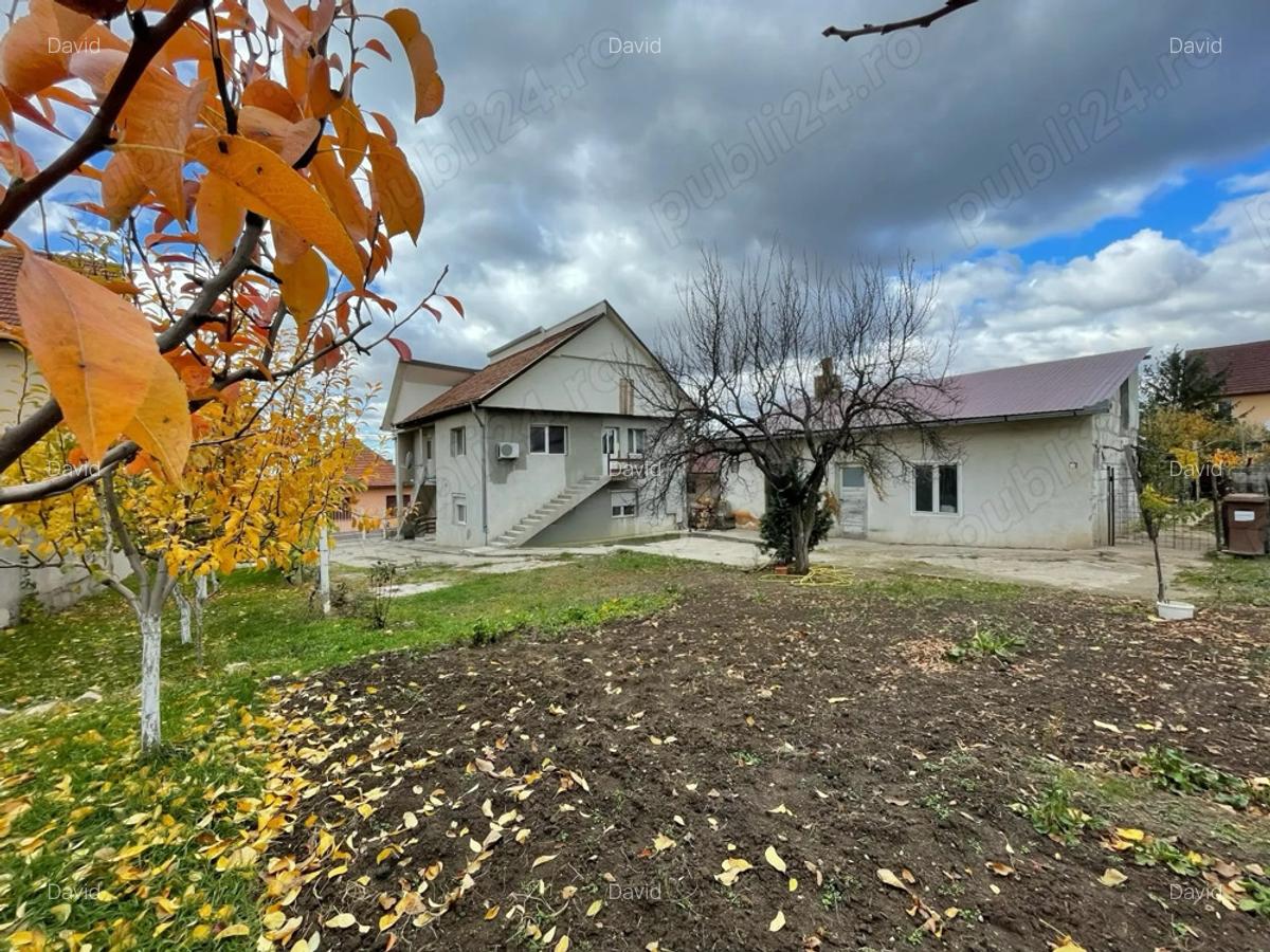 Casa de vanzare cu 6 camere, 900mp teren - 2 Casa de vanzare cu 6 camere, 900mp teren - 2