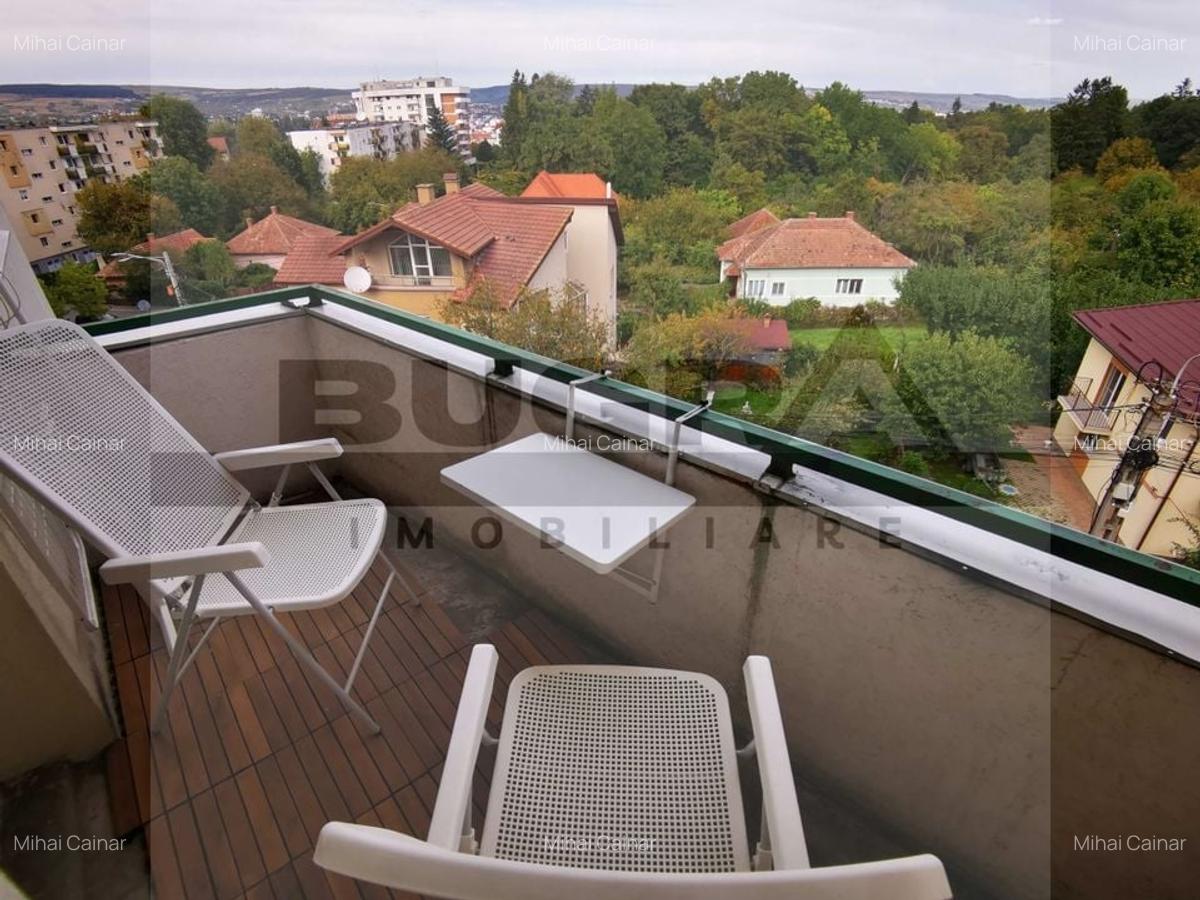 Apartament de 2 camere, decomandat, zona UMF - 8