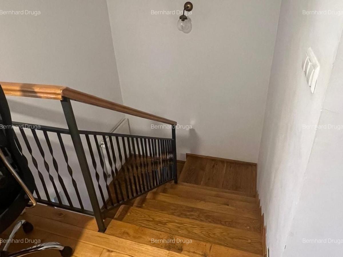 Refugiu Elegant lângă Lac – Vilă Mobilată Integral, la Doar 20 km de București - 9