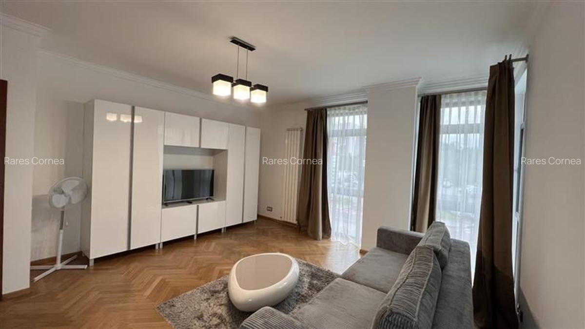 Inchiriere apartament 2 camere decomandate modern bloc nou Central- zona Platini - 1