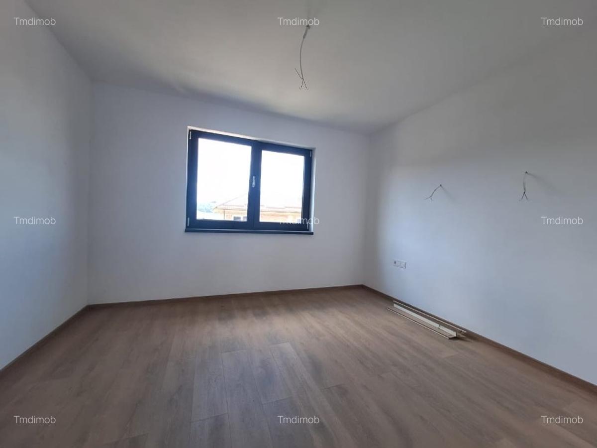 EXCLUSIVITATE! Casa tip duplex,  finisaje premium, curte, 2 locuri de parcare - 11