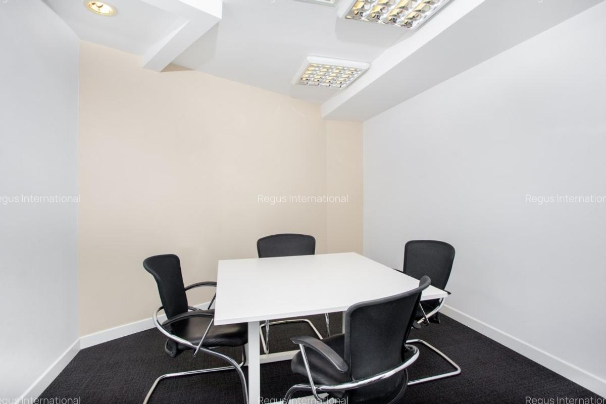 Spațiu de birou privat pentru 3 persoane în Charles de Gaulle Plaza - 3