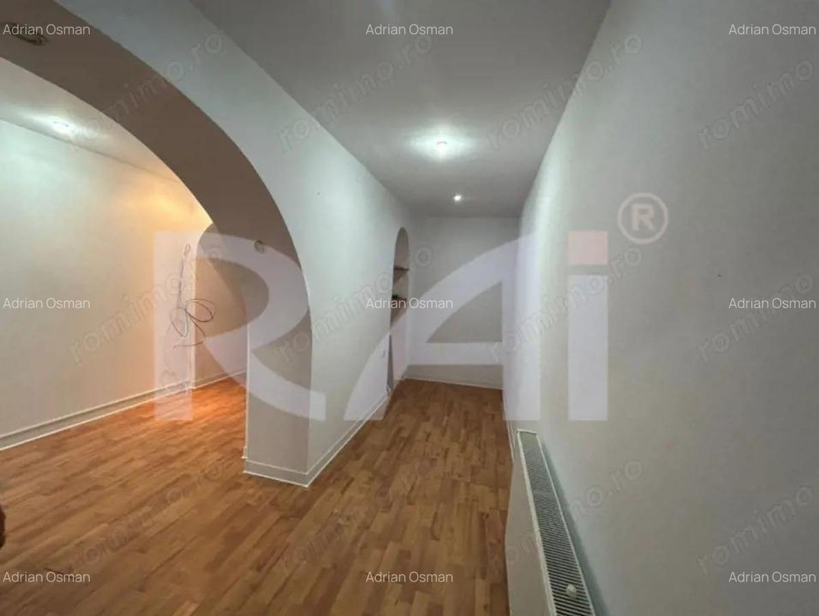 Vad comercial Pia?a Garii casa 3 camere + curte - 7