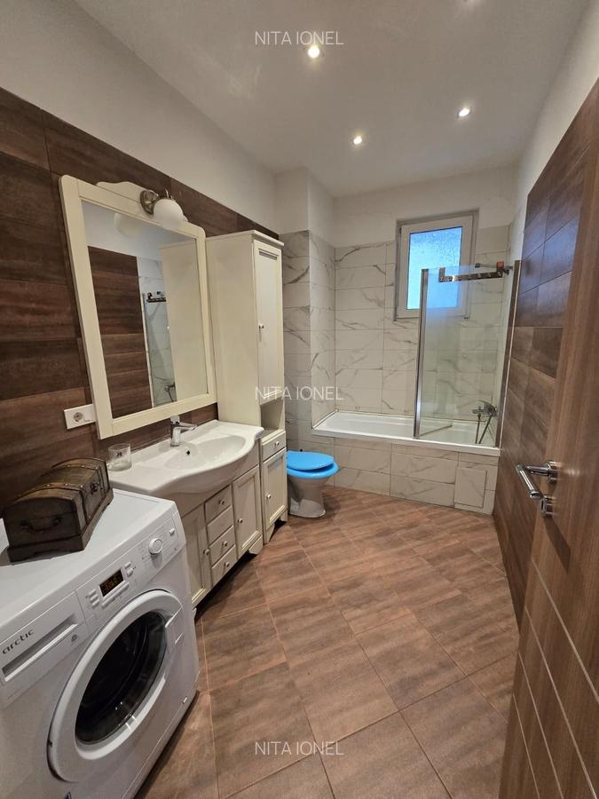 Aparatorii Patriei-3 cam,decomandat,et. 1,supr. 90 mp. loc parcare,an 2017 - 17