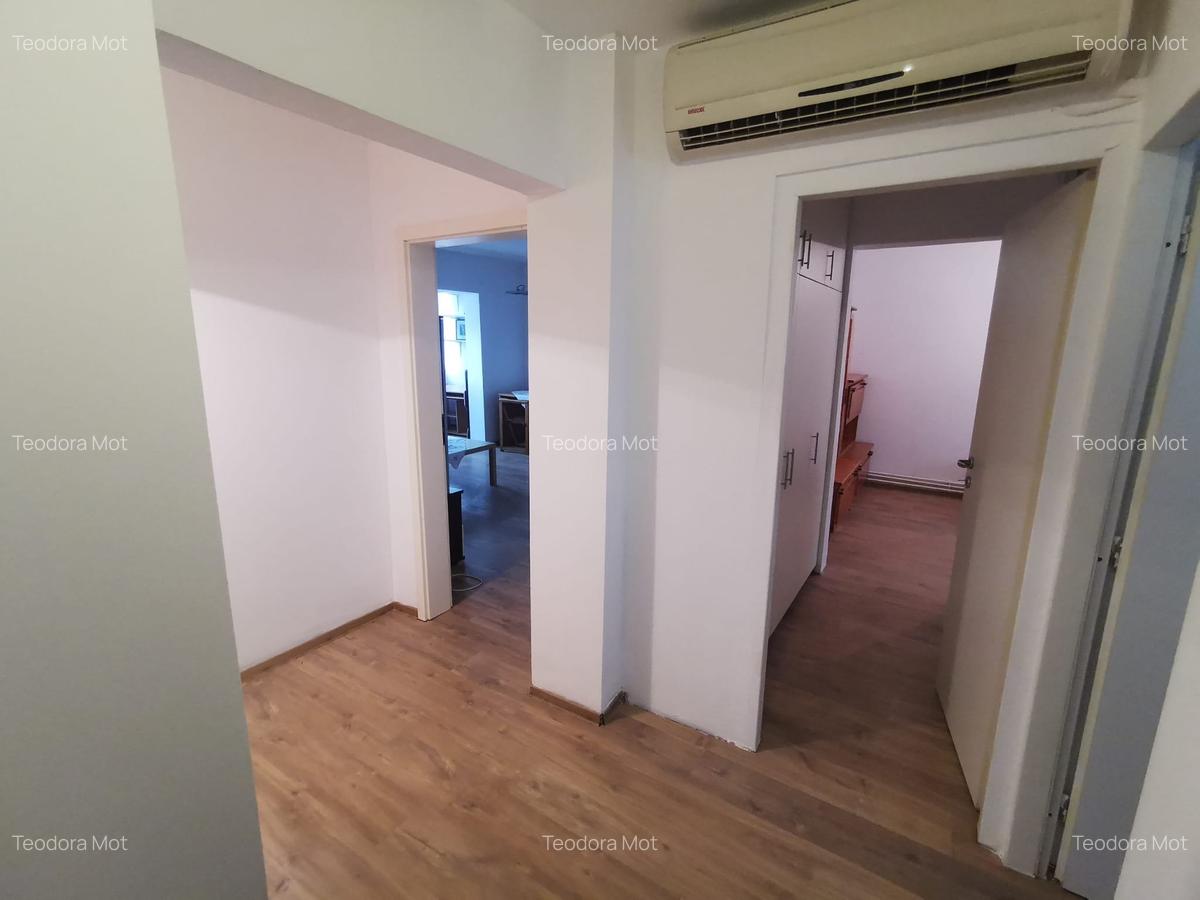 Apartament cu 4 camere decomandat în Dâmbovița - 12