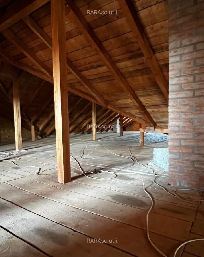 Casa 4 dormitoare / 2076 mp teren Roman, Neamt - 8